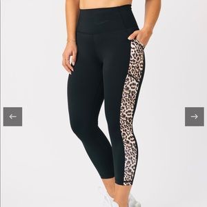 Zyia Leopard crop leggings